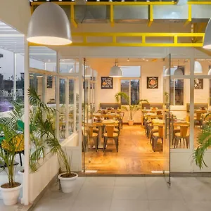 Hotel Bedzzz By Leisure Hotels, 1 Km From Dashwasamedh Ghat, Varanasi